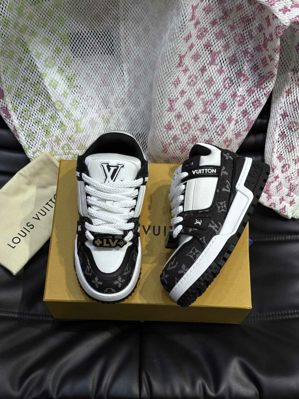 Giày Louis Vuitton LV Trainer Maxi Monogram Denim Black Best Quality